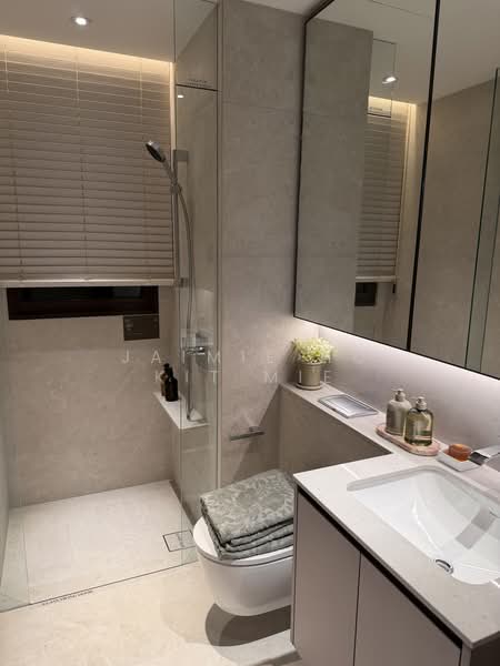 Dunearn House, 760 Dunearn Road, 2 Bedrooms, 667 sqft, Condominium For Sale, by Jaimie Ho Kit Mie, 500200580 - Bathroom - PropertyGuru.com.sg