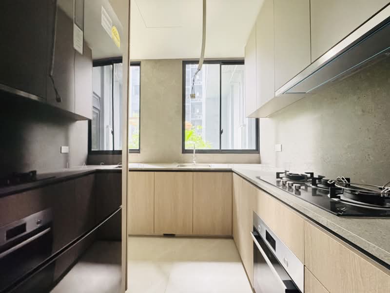KI Residences At Brookvale, 2 Brookvale Drive, 3 Bedrooms, 980 sqft, Condominium For Rent, by Jason Chen 陈野文, 500200586 - Kitchen - PropertyGuru.com.sg