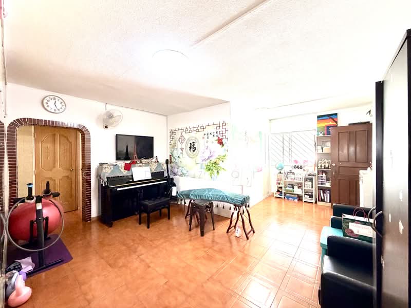 107 Bukit Batok West Avenue 6, 107 Bukit Batok West Avenue 6, 3 Bedrooms, 1,119 sqft, HDB Flat For Sale, by Candy ZiQi 紫绮, 500200595 - Living Room - PropertyGuru.com.sg