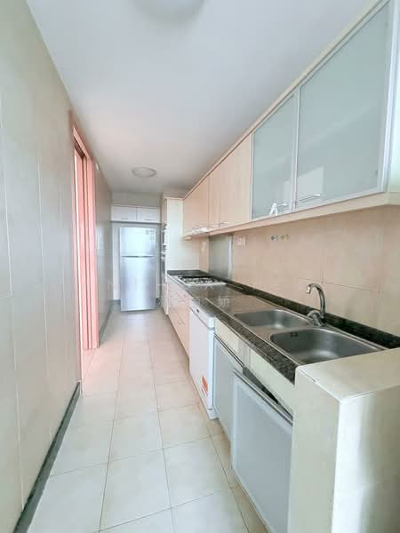 The Tessarina, 26 Wilby Road, 2 Bedrooms, 1,012 sqft, Condominium For Rent, by Anthea Yeo 杨丽娇, 500200598 - Kitchen - PropertyGuru.com.sg