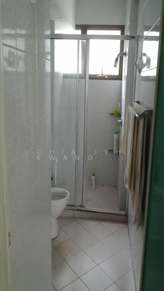 Braddell View, 10H Braddell Hill, 3 Bedrooms, 1,701 sqft, Apartment For Sale, by Chia Jyh Kwang Alan, 500200600 - Bathroom - PropertyGuru.com.sg