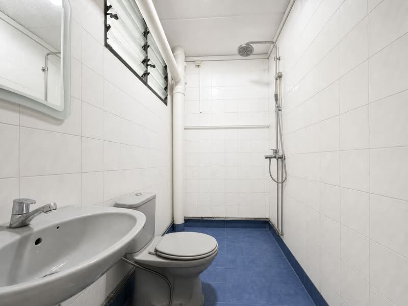 607 Woodlands Ring Road, 607 Woodlands Ring Road, 3 Bedrooms, 1,291 sqft, HDB Flat For Sale, by Derrick Low, 500200611 - Bathroom - PropertyGuru.com.sg