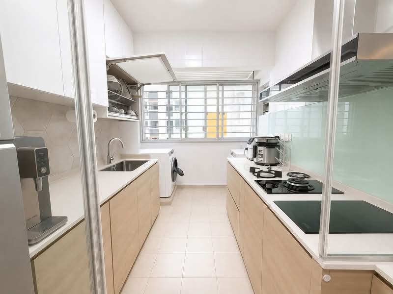 488A Choa Chu Kang Avenue 5, 488A Choa Chu Kang Avenue 5, 3 Bedrooms, 1,001 sqft, HDB Flat For Sale, by Qristine Goh, 500200617 - Kitchen - PropertyGuru.com.sg