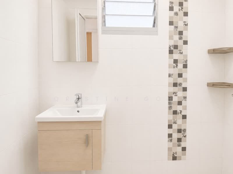 488A Choa Chu Kang Avenue 5, 488A Choa Chu Kang Avenue 5, 3 Bedrooms, 1,001 sqft, HDB Flat For Sale, by Qristine Goh, 500200617 - Bathroom - PropertyGuru.com.sg