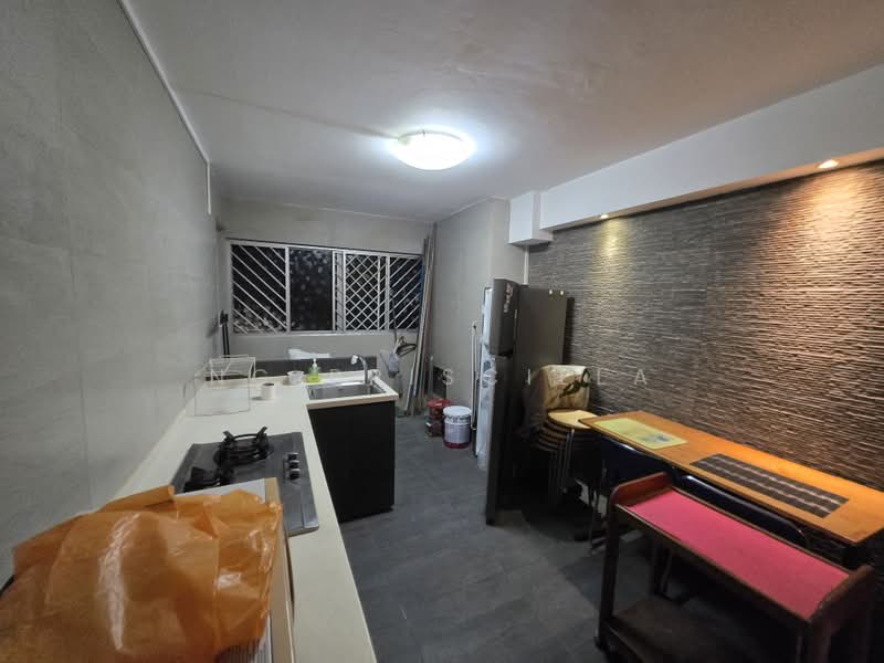 181 Ang Mo Kio Avenue 5, 181 Ang Mo Kio Avenue 5, 2 Bedrooms, 732 sqft, HDB Flat For Rent, by Ng Priscilla, 500200641 - Kitchen - PropertyGuru.com.sg