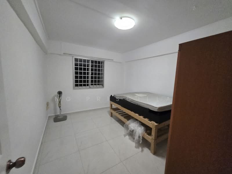 181 Ang Mo Kio Avenue 5, 181 Ang Mo Kio Avenue 5, 2 Bedrooms, 732 sqft, HDB Flat For Rent, by Ng Priscilla, 500200641 - Bedroom - PropertyGuru.com.sg