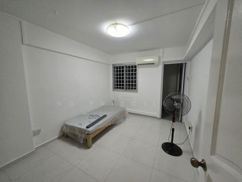 181 Ang Mo Kio Avenue 5, 181 Ang Mo Kio Avenue 5, 2 Bedrooms, 732 sqft, HDB Flat For Rent, by Ng Priscilla, 500200641 - Bedroom - PropertyGuru.com.sg