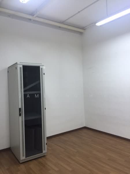 Tradehub 21, 8 Boon Lay Way, 1,839 sqft, Light Industrial (B1) For Sale, by James Ng H H, 500200670 - Interior - CommercialGuru.com.sg