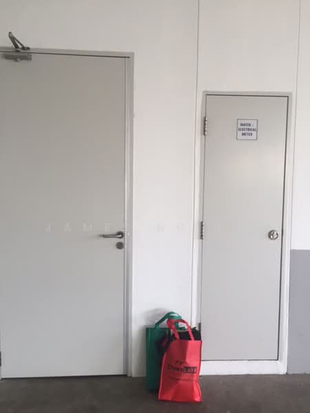 Tradehub 21, 8 Boon Lay Way, 1,839 sqft, Light Industrial (B1) For Sale, by James Ng H H, 500200670 - Exterior - CommercialGuru.com.sg