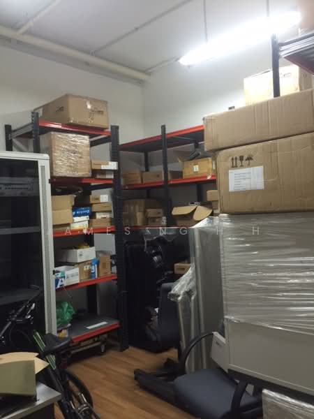 Tradehub 21, 8 Boon Lay Way, 1,839 sqft, Light Industrial (B1) For Sale, by James Ng H H, 500200670 - Interior - CommercialGuru.com.sg