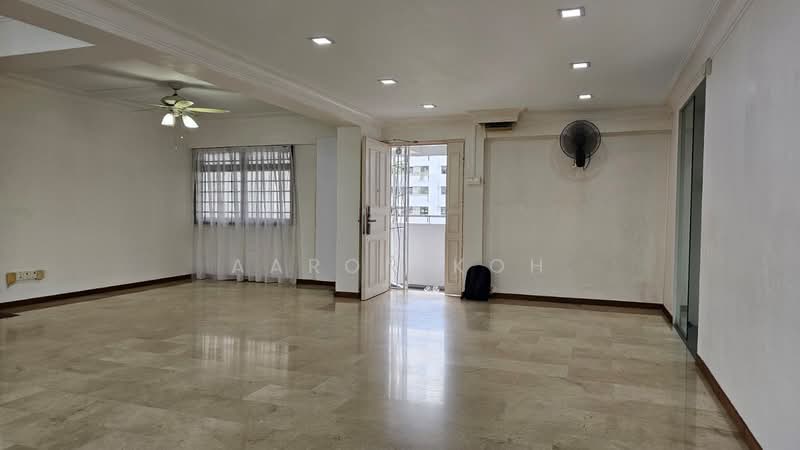 578 Hougang Avenue 4, 578 Hougang Avenue 4, 3 Bedrooms, 1,507 sqft, HDB Flat For Sale, by Aaron Koh, 500200679 - Living Room - PropertyGuru.com.sg