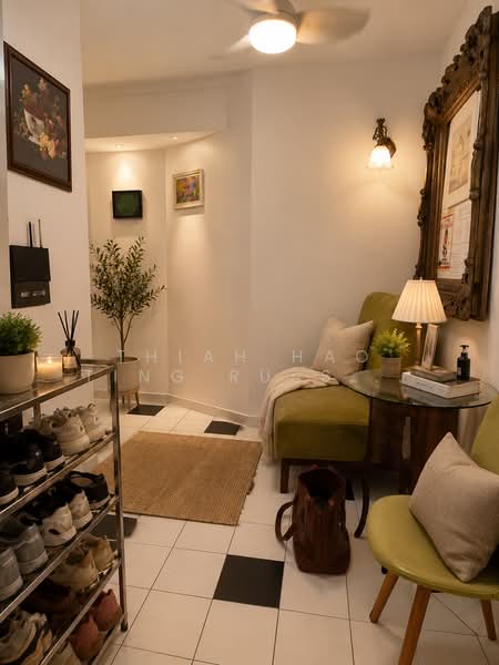 Lucky Plaza, 304 Orchard Road, 2 Bedrooms, 828 sqft, Apartment For Sale, by Thiah Hao Ting Russell Baligod, 500200692 - Entrance - PropertyGuru.com.sg