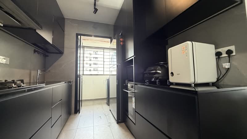 546A Segar Road, 546A Segar Road, 3 Bedrooms, 990 sqft, HDB Flat For Sale, by Jolene See, 500200697 - Kitchen - PropertyGuru.com.sg