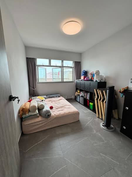 293C Bukit Batok Street 21, 293C Bukit Batok Street 21, 3 Bedrooms, 990 sqft, HDB Flat For Sale, by Erasmus Toh, 500200700 - Bedroom - PropertyGuru.com.sg