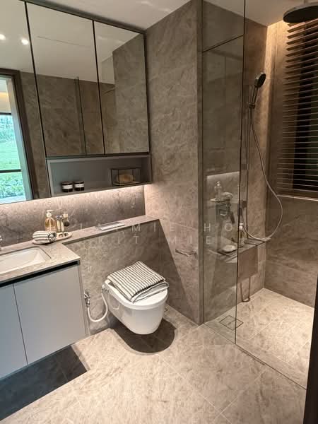 Dunearn House, 760 Dunearn Road, 3 Bedrooms, 947 sqft, Condominium For Sale, by Jaimie Ho Kit Mie, 500200707 - Bathroom - PropertyGuru.com.sg