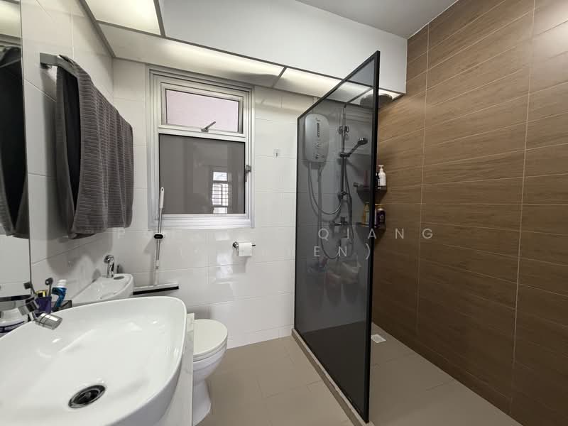 876A Tampines Avenue 8, 876A Tampines Avenue 8, 3 Bedrooms, 1,001 sqft, HDB Flat For Sale, by Poh Wei Qiang (Warren), 500200710 - Bathroom - PropertyGuru.com.sg