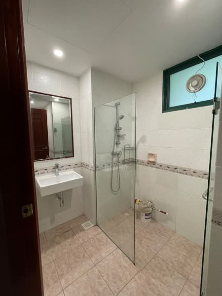 The Hillside, 341 Upper Bukit Timah Road, 3 Bedrooms, 1,313 sqft, Condominium For Rent, by Anthea Yeo 杨丽娇, 500200717 - Bathroom - PropertyGuru.com.sg