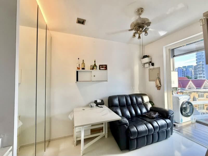 Suites @ Topaz, 3 Topaz Road, 1 Bedroom, 420 sqft, Condominium For Sale, by Edwin Aw, 500200724 - Living Room - PropertyGuru.com.sg