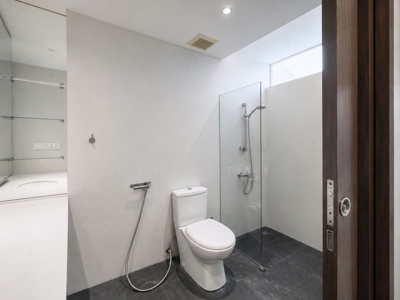 Eden Grove, , 2 Bedrooms, 1,469 sqft, Terraced House For Rent, by Cleon Tay, 500200732 - Bathroom - PropertyGuru.com.sg