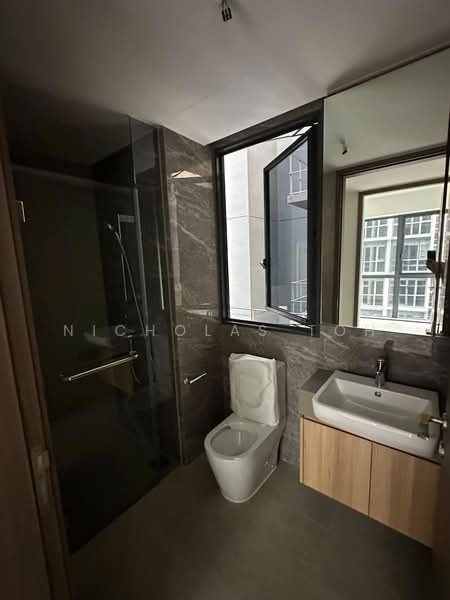 Lumina Grand, Bukit Batok West Ave. 5, 2 Bedrooms, 980 sqft, Condominium For Rent, by Nicholas Toh, 500200742 - Bathroom - PropertyGuru.com.sg