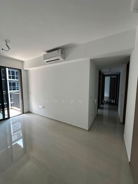 Lumina Grand, Bukit Batok West Ave. 5, 2 Bedrooms, 980 sqft, Condominium For Rent, by Nicholas Toh, 500200742 - Corridor - PropertyGuru.com.sg