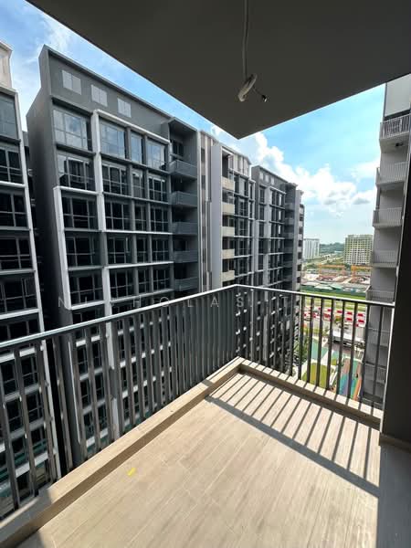 Lumina Grand, Bukit Batok West Ave. 5, 2 Bedrooms, 980 sqft, Condominium For Rent, by Nicholas Toh, 500200742 - Balcony - PropertyGuru.com.sg