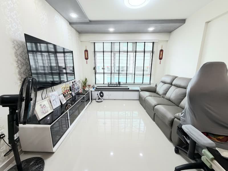 890B Tampines Avenue 1, 890B Tampines Avenue 1, 3 Bedrooms, 1,001 sqft, HDB Flat For Sale, by Pristine Lim, 500200746 - Living Room - PropertyGuru.com.sg