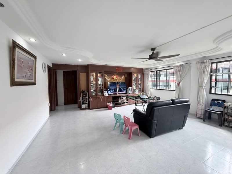 253 Yishun Ring Road, 253 Yishun Ring Road, 3 Bedrooms, 1,119 sqft, HDB Flat For Sale, by Jay Goh, 500200778 - Living Room - PropertyGuru.com.sg