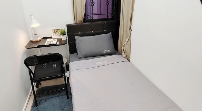 The Mayfair, 1 Jurong East Street 32, Room Rental, 100 sqft, Condominium For Rent, by Charlotte Lin, 500200789 - Room 1 - PropertyGuru.com.sg