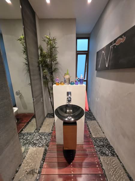 ⭐PRICE REDUCED⭐ GOODMAN DETACHED (8899 发发久久), PRICED TO SELL! MOTIVATED SELLER!, 6 Bedrooms, 4,800 sqft, Detached House For Sale, by Denny Lim, 500200794 - Bathroom - PropertyGuru.com.sg