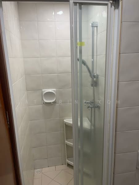 Burlington Square, 175B Bencoolen Street, Room Rental, 100 sqft, Apartment For Rent, by Catherine Koh, 500200811 - Bathroom 0704 - PropertyGuru.com.sg