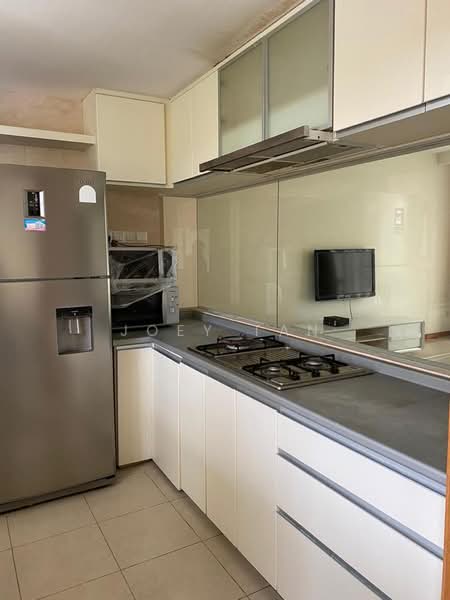 The Lakeshore, 33 Jurong West Street 41, 3 Bedrooms, 1,109 sqft, Condominium For Rent, by Joey Tan, 500200818 - Kitchen - PropertyGuru.com.sg