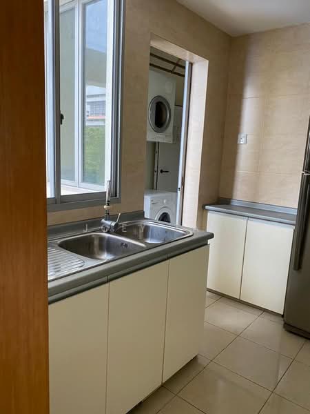 The Lakeshore, 33 Jurong West Street 41, 3 Bedrooms, 1,109 sqft, Condominium For Rent, by Joey Tan, 500200818 - Kitchen - PropertyGuru.com.sg