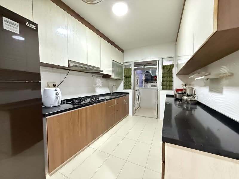 435C Bukit Batok West Avenue 5, 435C Bukit Batok West Avenue 5, 4 Bedrooms, 1,216 sqft, HDB Flat For Sale, by Christine Nga, 500200819 - Kitchen - PropertyGuru.com.sg