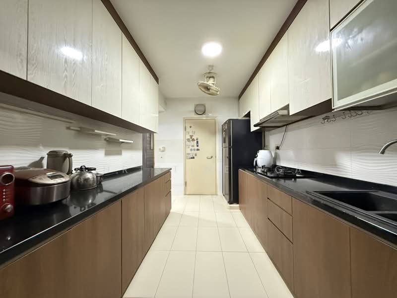 435C Bukit Batok West Avenue 5, 435C Bukit Batok West Avenue 5, 4 Bedrooms, 1,216 sqft, HDB Flat For Sale, by Christine Nga, 500200819 - Kitchen - PropertyGuru.com.sg