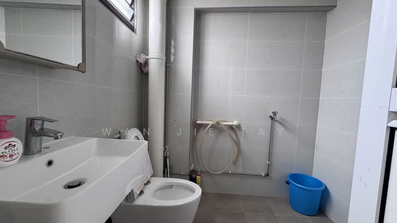144 Bishan Street 12, 144 Bishan Street 12, 3 Bedrooms, 1,109 sqft, HDB Flat For Sale, by Wan Jie Tay, 500200821 - Bathroom - PropertyGuru.com.sg