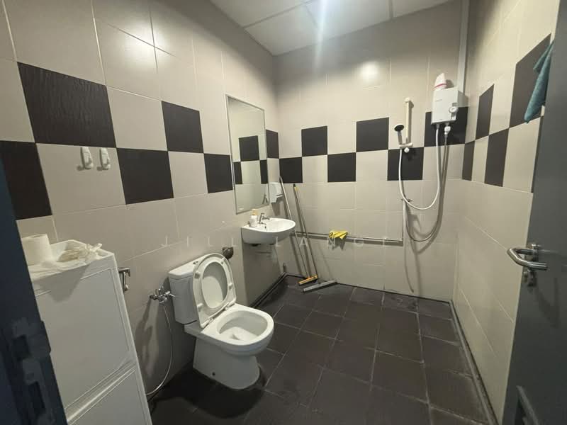 S9, 55 Serangoon North Avenue 4, 2,702 sqft, Light Industrial (B1) For Rent, by Jill Lange, 500200862 - Bathroom - CommercialGuru.com.sg