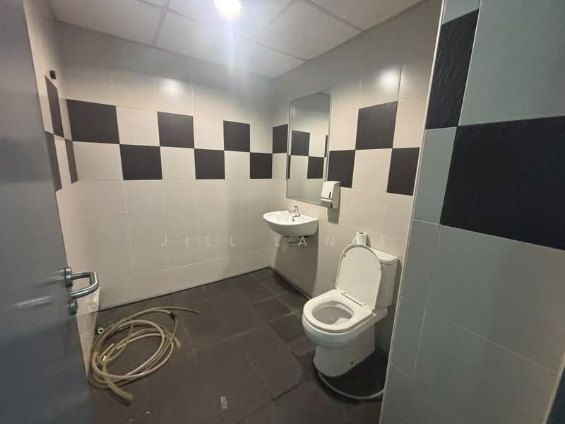 S9, 55 Serangoon North Avenue 4, 2,702 sqft, Light Industrial (B1) For Rent, by Jill Lange, 500200862 - Bathroom - CommercialGuru.com.sg