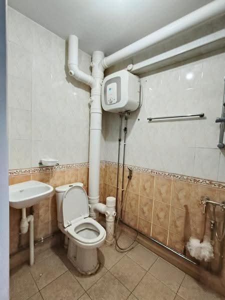 696 Jurong West Central 1, 696 Jurong West Central 1, Boon Lay / Jurong / Tuas, 3 Bedrooms, 1,141 sqft, HDB Flat For Sale, by Ken Ng, 500200866 - Bathroom - PropertyGuru.com.sg
