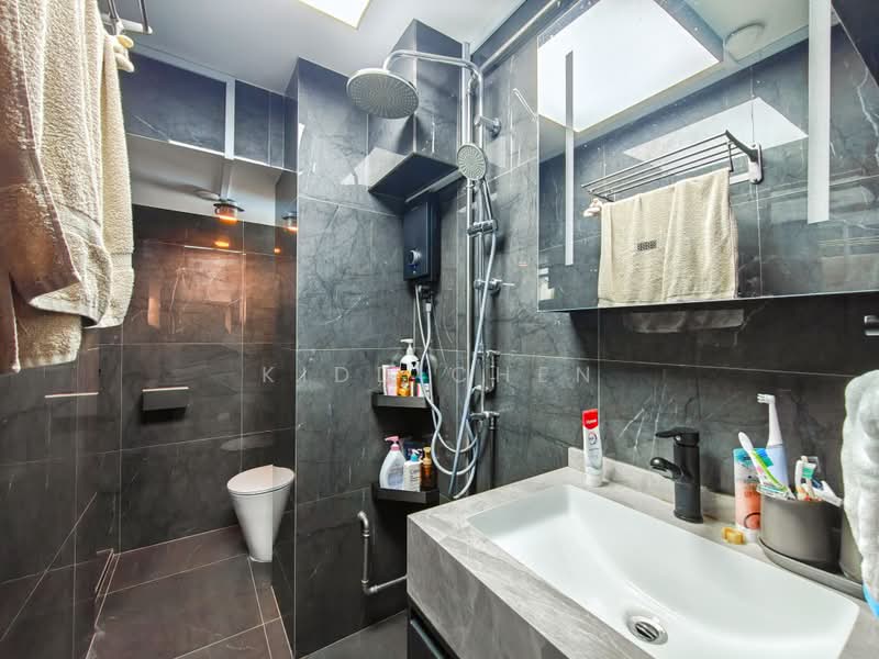 5 Telok Blangah Crescent, 5 Telok Blangah Crescent, 5 Bedrooms, 1,571 sqft, HDB Flat For Sale, by Kidd Chen, 500200871 - Bathroom - PropertyGuru.com.sg