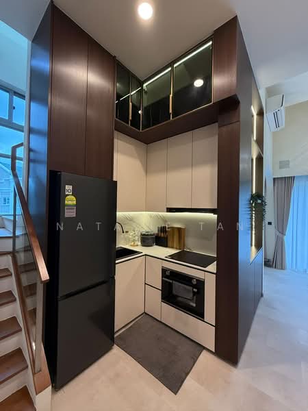 Oxley Edge, 308 River Valley Road, 2 Bedrooms, 1,151 sqft, Apartment For Rent, by Natalie Tan, 500200872 - Kitchen - PropertyGuru.com.sg