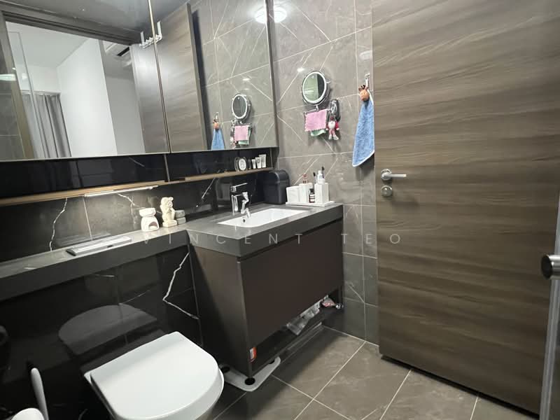 The Florence Residences, 99 Hougang Avenue 2, Hougang / Punggol / Sengkang, 2 Bedrooms, 667 sqft, Condominium For Sale, by Vincent Teo, 500200886 - Bathroom - PropertyGuru.com.sg