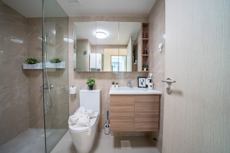 Treasure at Tampines, 13 Tampines Lane, 2 Bedrooms, 592 sqft, Condominium For Rent, by Shaw Yong, 500200899 - Bathroom - PropertyGuru.com.sg