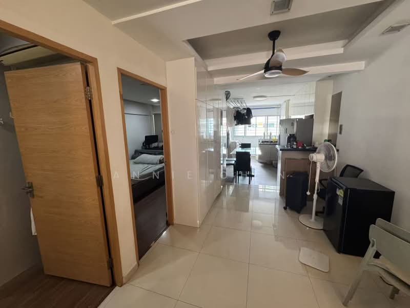 729 Clementi West Street 2, 729 Clementi West Street 2, 2 Bedrooms, 700 sqft, HDB Flat For Rent, by Annie Chen, 500200904 - Bedroom - PropertyGuru.com.sg