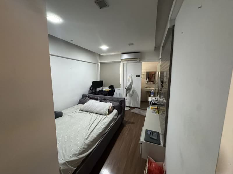 729 Clementi West Street 2, 729 Clementi West Street 2, 2 Bedrooms, 700 sqft, HDB Flat For Rent, by Annie Chen, 500200904 - Bedroom - PropertyGuru.com.sg