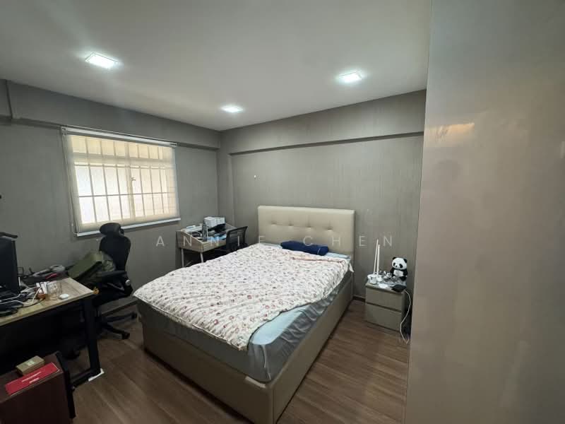 729 Clementi West Street 2, 729 Clementi West Street 2, 2 Bedrooms, 700 sqft, HDB Flat For Rent, by Annie Chen, 500200904 - Bedroom - PropertyGuru.com.sg