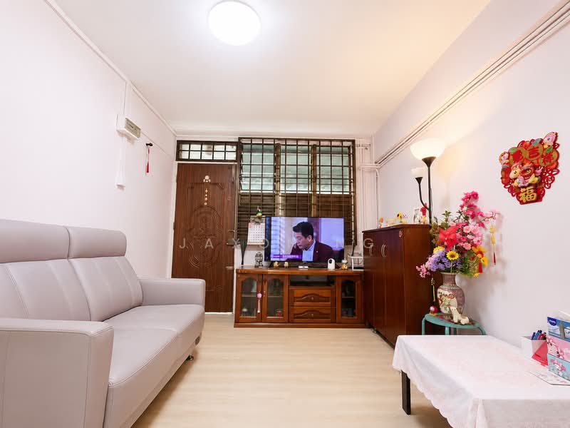12 Holland Avenue, 12 Holland Avenue, 2 Bedrooms, 699 sqft, HDB Flat For Sale, by Jaxon Ng, 500200909 - Living Room - PropertyGuru.com.sg
