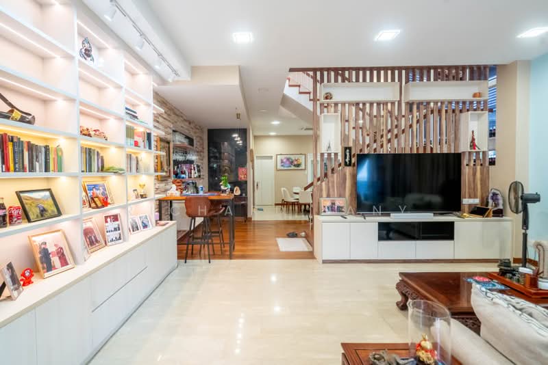 The Springside, 31 Springside View, 5 Bedrooms, 3,800 sqft, Terraced House For Sale, by Richard Jany, 500200921 - Living Room - PropertyGuru.com.sg