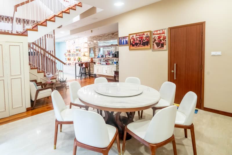 The Springside, 31 Springside View, 5 Bedrooms, 3,800 sqft, Terraced House For Sale, by Richard Jany, 500200921 - Dining Room - PropertyGuru.com.sg