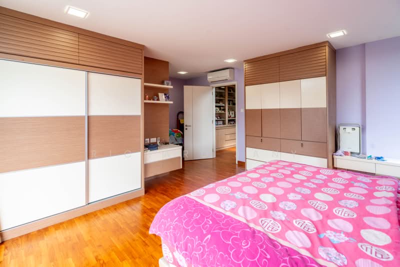 The Springside, 31 Springside View, 5 Bedrooms, 3,800 sqft, Terraced House For Sale, by Richard Jany, 500200921 - Bedroom - PropertyGuru.com.sg